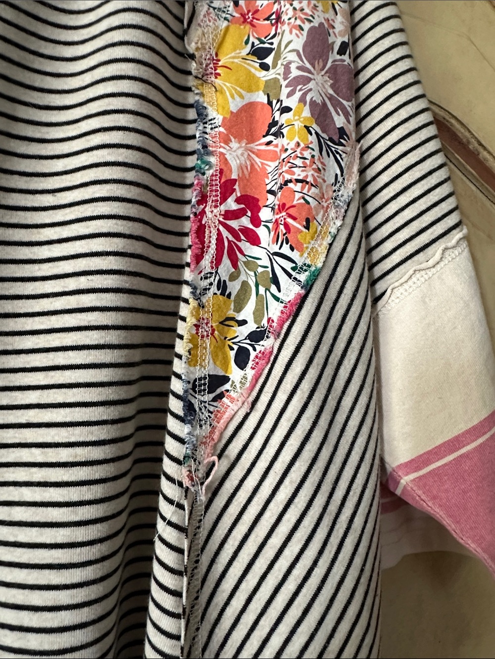 Three Birds Nest Striped Raglan Tunic with Floral Panels size Small - Picture 4 of 5